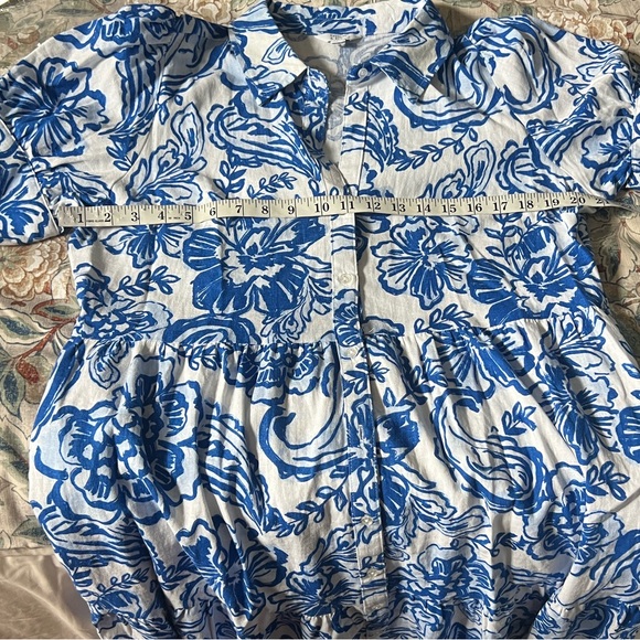 Crown & Ivy, Blue Floral Button Front Puff Sleeve, Shirt Dress,Pockets, Size M/L - Picture 14 of 16